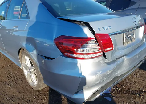 2014 Mercedes-Benz E 350 z USA, uszkodzony, nr VIN WDDHF5KB0EA790646